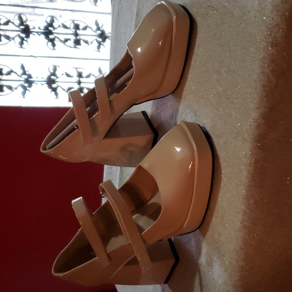 Shoes - Picture 2 of 5
